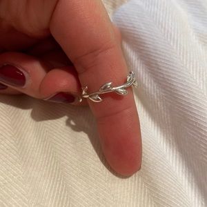 Tiffany & Co. Paloma Picasso Olive Leaf Ring Sterling Silver Size 8